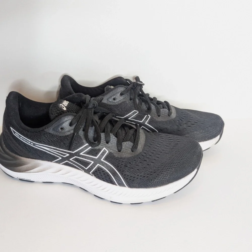 Asics Gel-Excite 8 SNEAKERS SZ 8 Black White Women Running Shoes - Picture 3 of 8